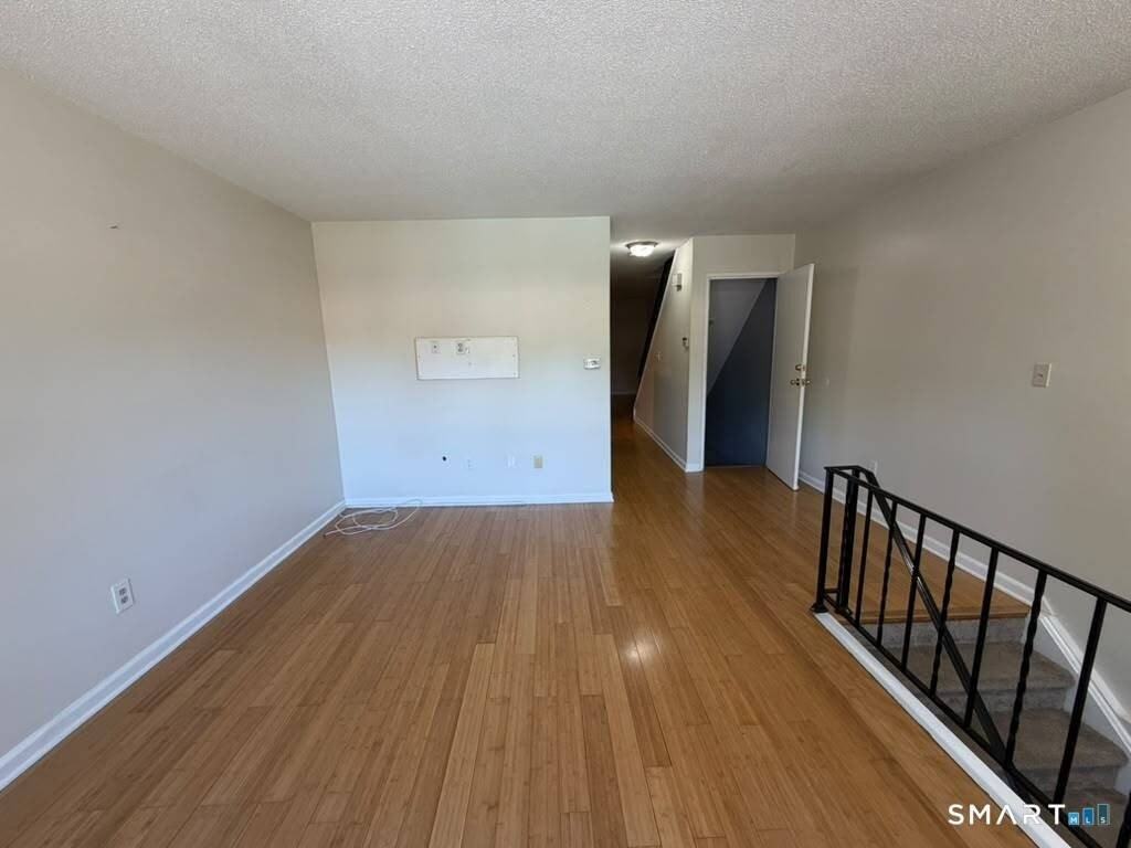 75 Leslie Rd #D - Photo 2 of 24