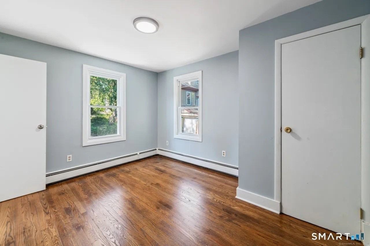 23 Salem St #1 - Photo 5 of 8
