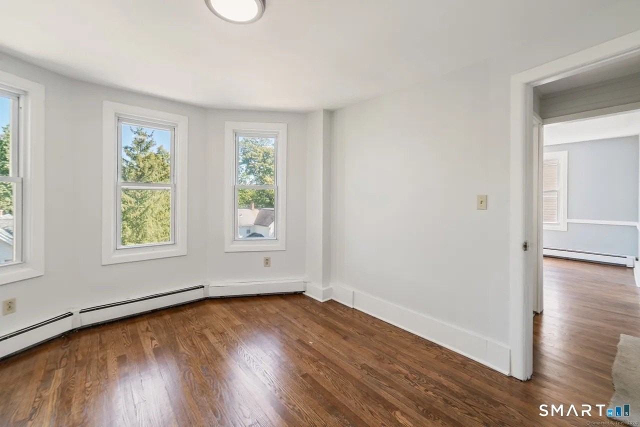 23 Salem St #1 - Photo 6 of 8
