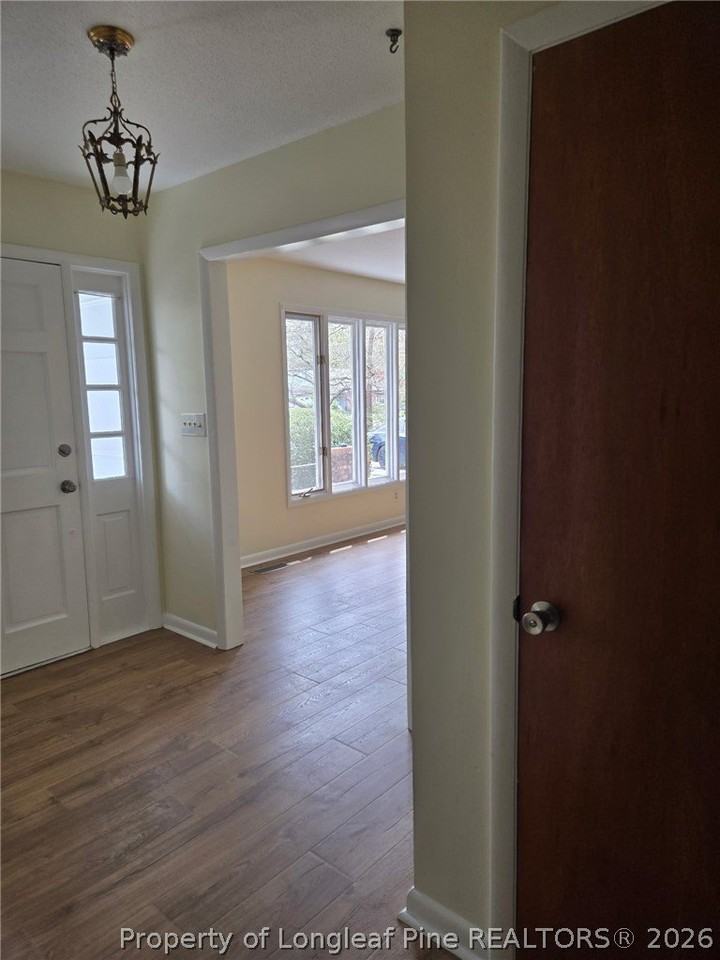 425 Dunmore Rd - Photo 4 of 21