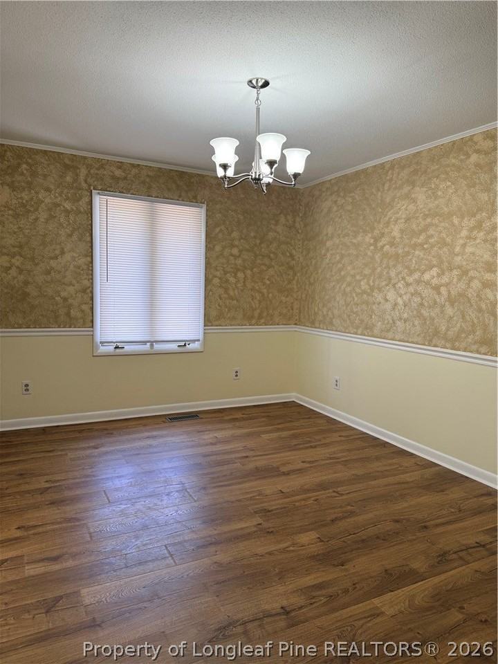 425 Dunmore Rd - Photo 6 of 21