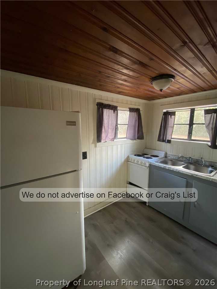 201 Country Club Dr #3 - Photo 3 of 7