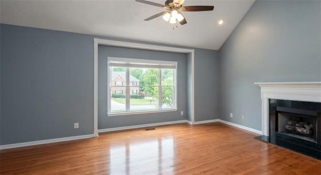 736 Jamie Way Ne - Photo 3 of 24