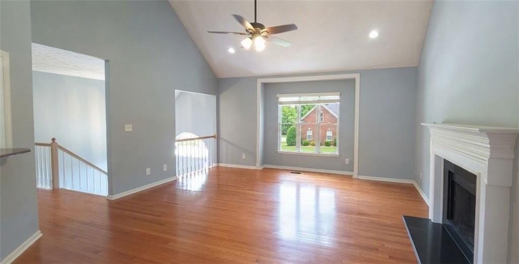 736 Jamie Way Ne - Photo 4 of 24