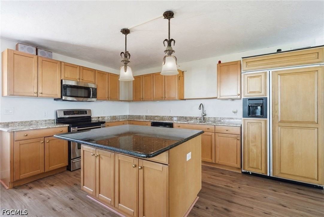2342 Barden St - Photo 3 of 33