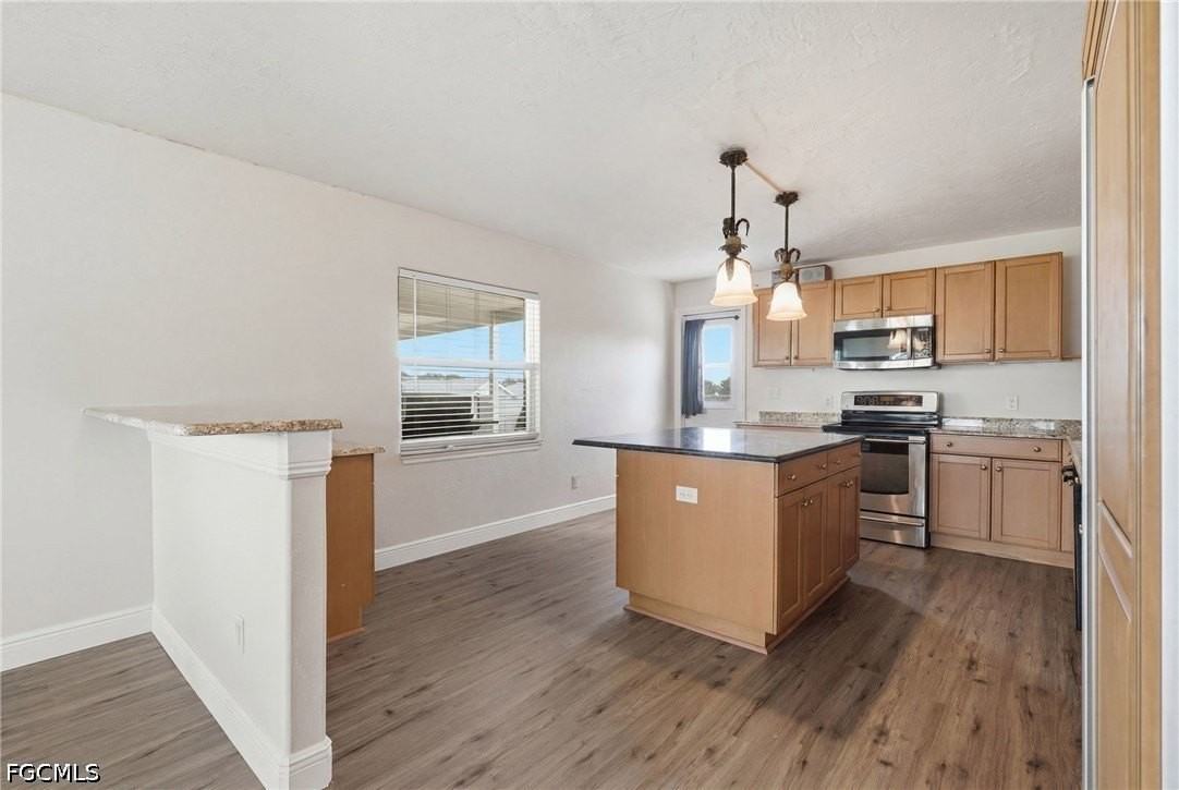 2342 Barden St - Photo 5 of 33