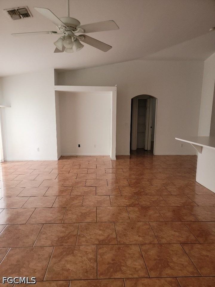 804 Bert Ave N - Photo 5 of 17