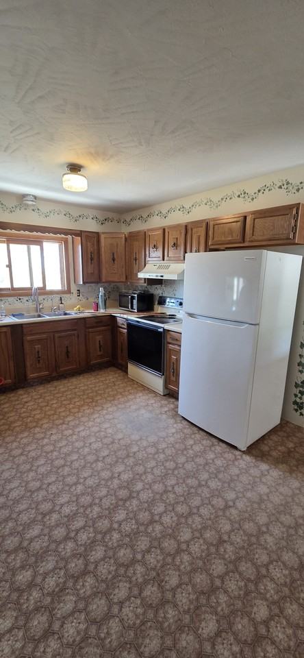 221 Cactus Dr #1 - Photo 2 of 7