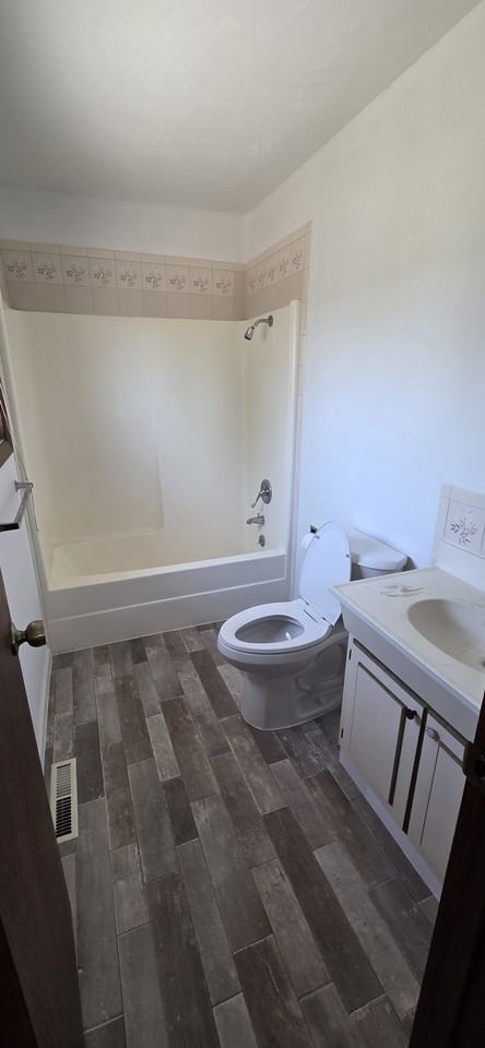 221 Cactus Dr #1 - Photo 3 of 7