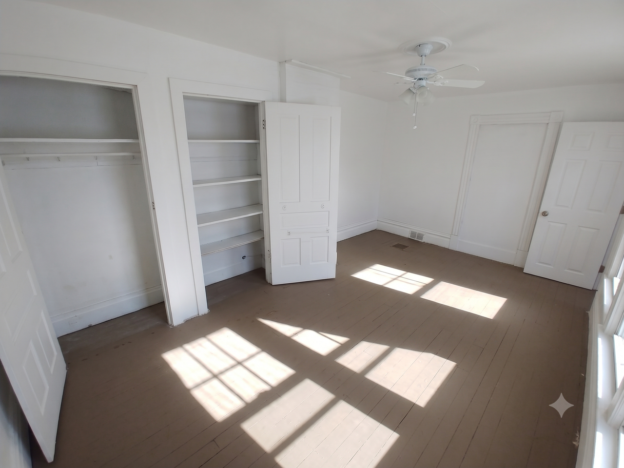 640 Lillian St - Photo 5 of 6