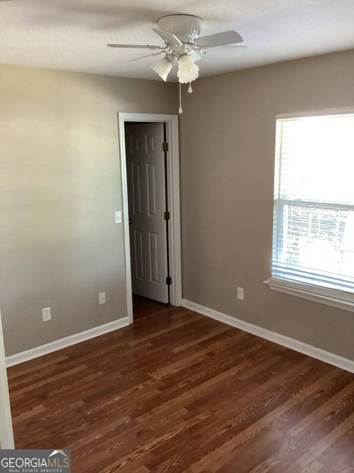 365 Creekside Dr - Photo 6 of 42