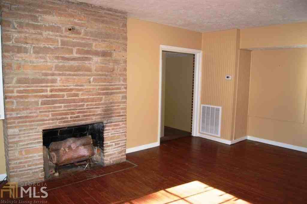 294 Longview Dr - Photo 2 of 17