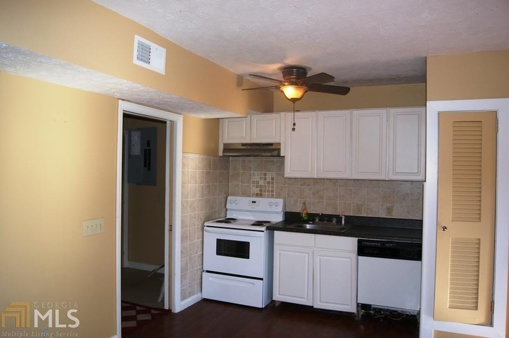 294 Longview Dr - Photo 3 of 17
