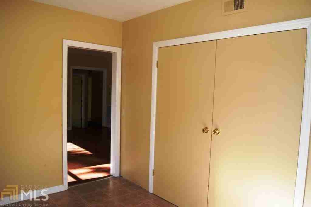 294 Longview Dr - Photo 5 of 17