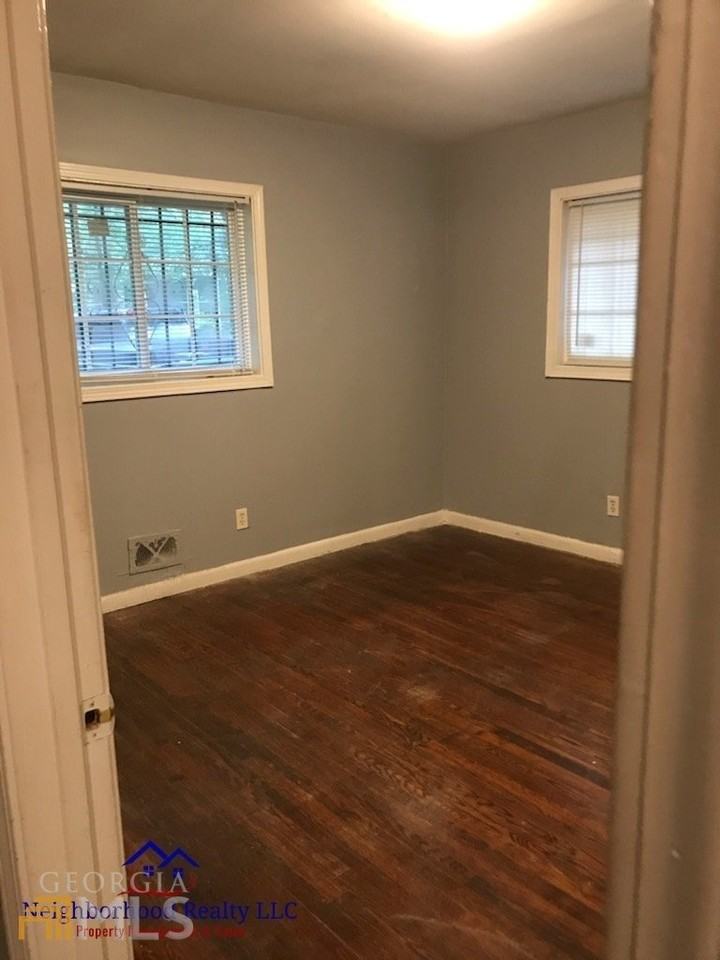 1856 E Farris Ave - Photo 3 of 6
