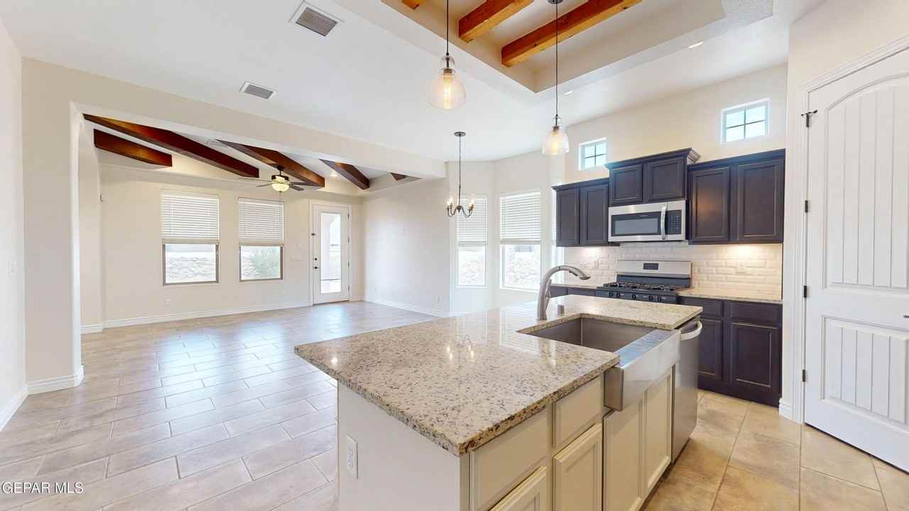14741 Tierra Harbor Ave - Photo 3 of 45