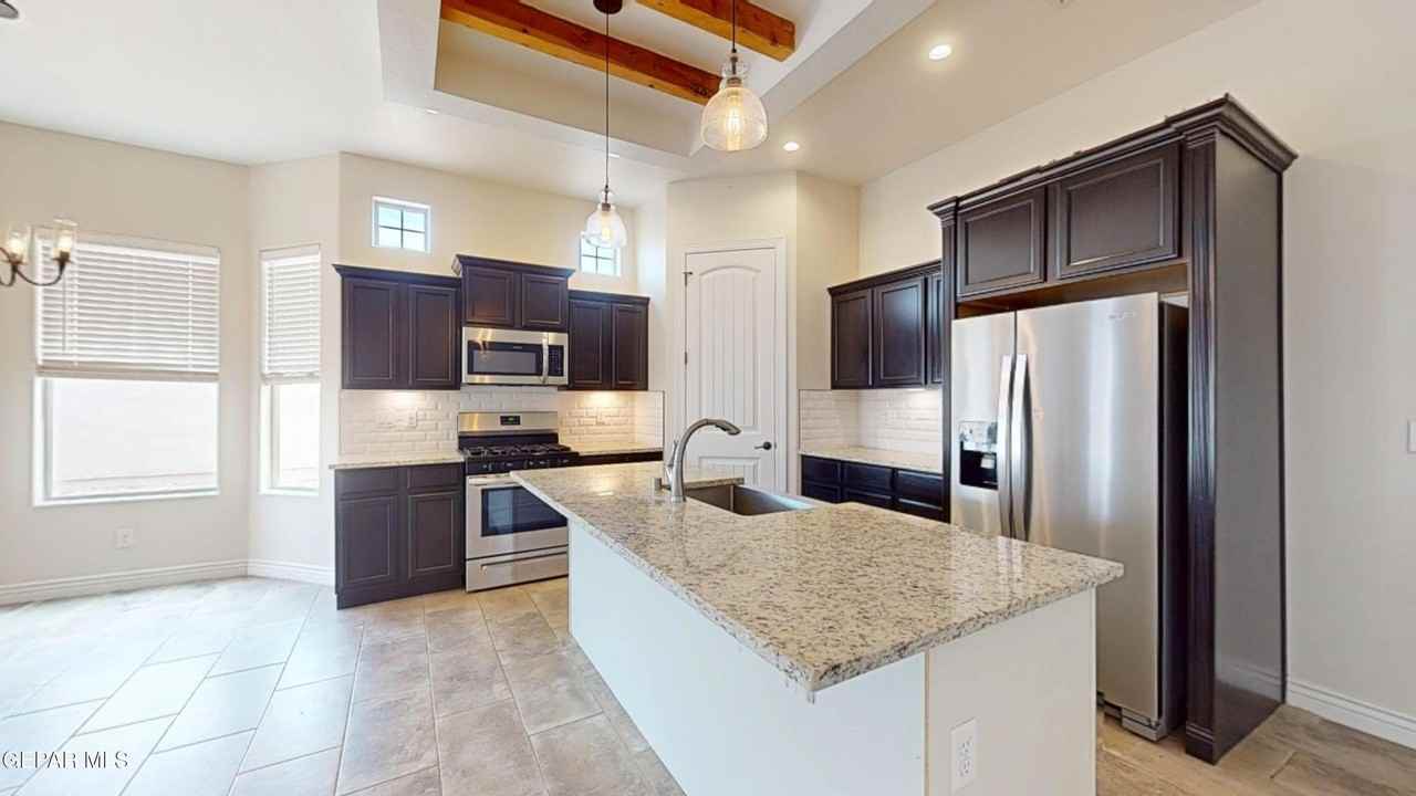 14741 Tierra Harbor Ave - Photo 4 of 45