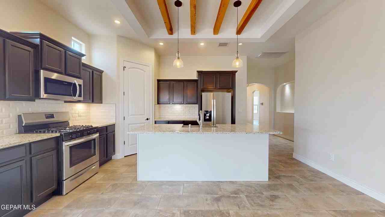 14741 Tierra Harbor Ave - Photo 5 of 45