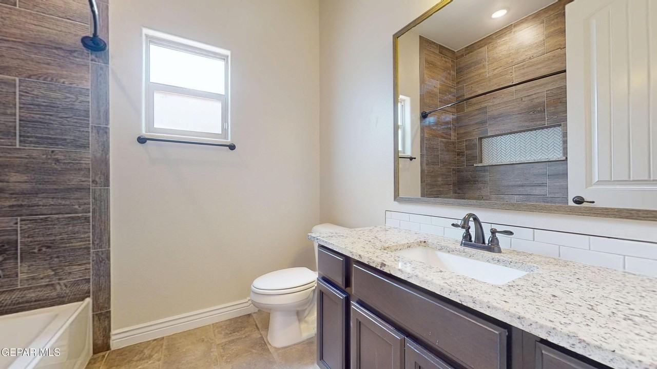 14741 Tierra Harbor Ave - Photo 7 of 45