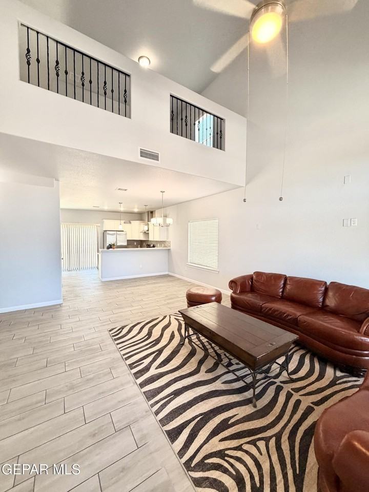 837 Magnolia Park St - Photo 3 of 17