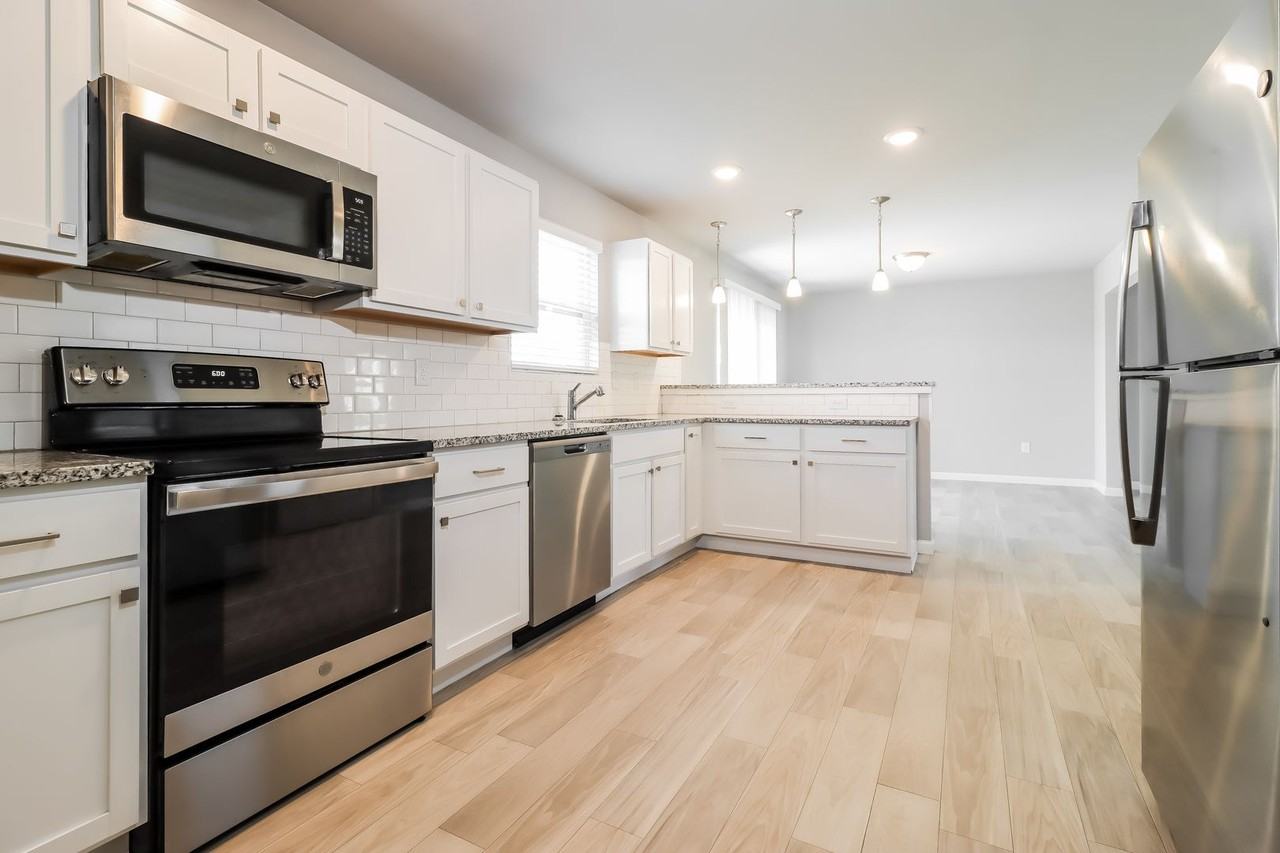 2142 Farm Valley Rd - Photo 2 of 31