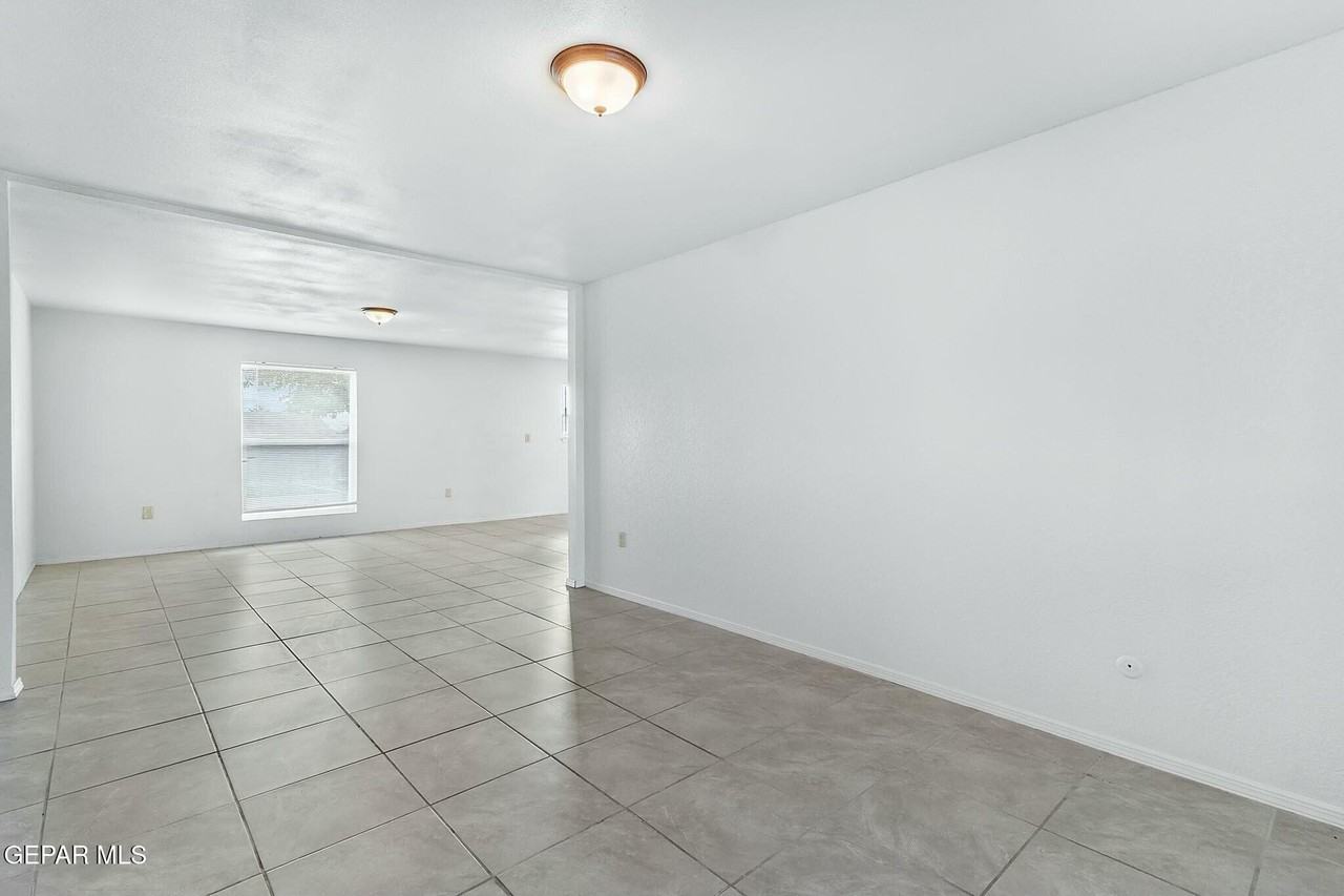 11404 Bunky Henry Ln - Photo 4 of 21