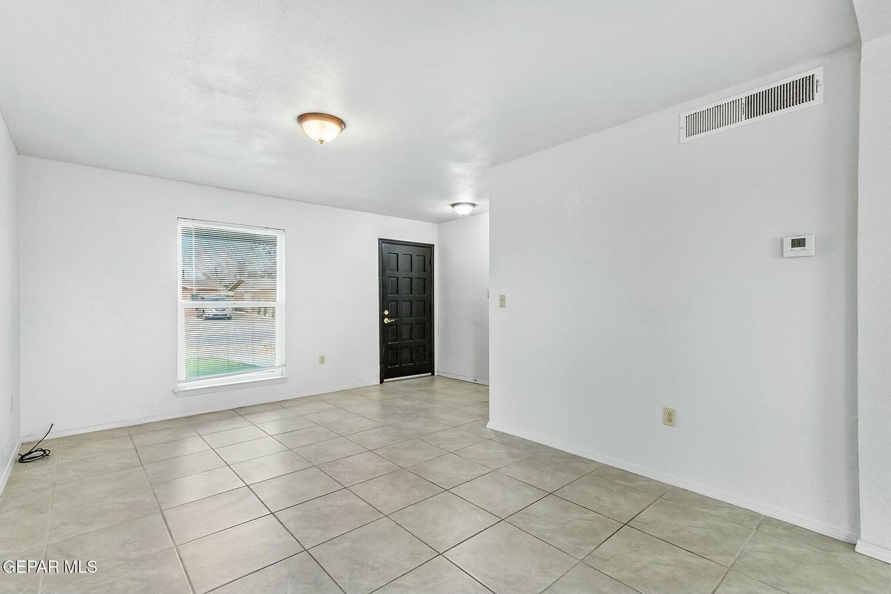 11404 Bunky Henry Ln - Photo 5 of 21