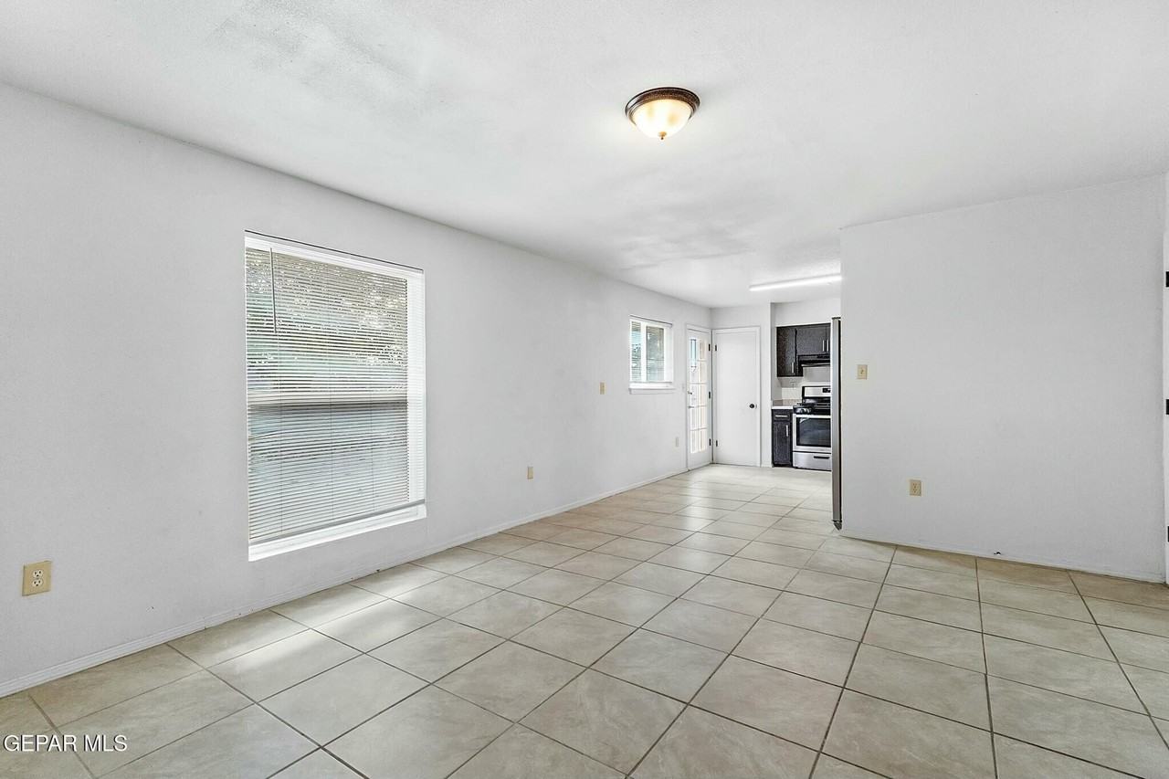 11404 Bunky Henry Ln - Photo 7 of 21