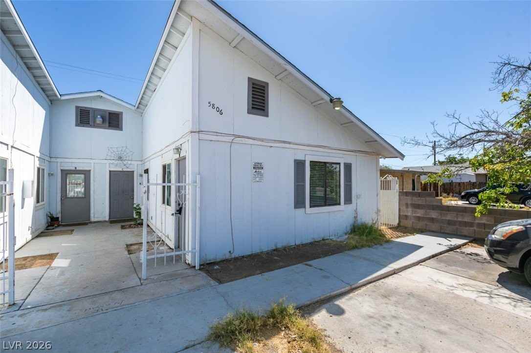 5806 Dodd St #D - Photo 4 of 26