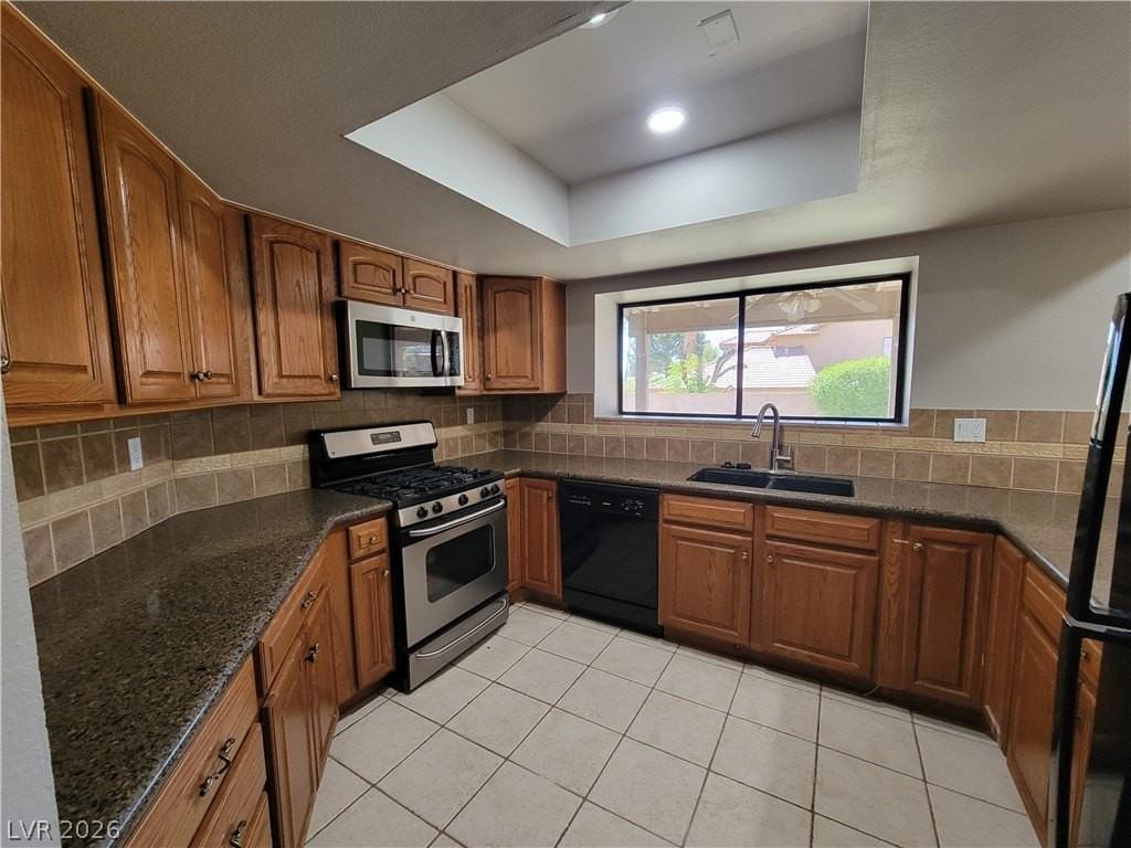 3319 Palmdesert Way #0 - Photo 4 of 37