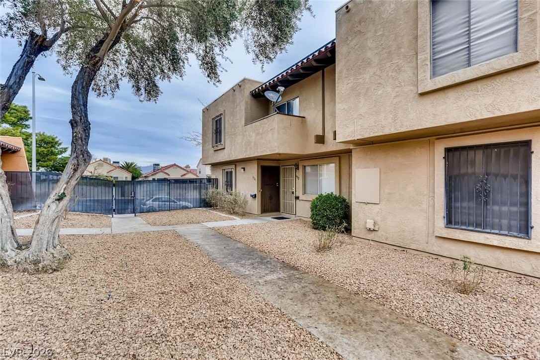 6227 W Washington Ave - Photo 4 of 28