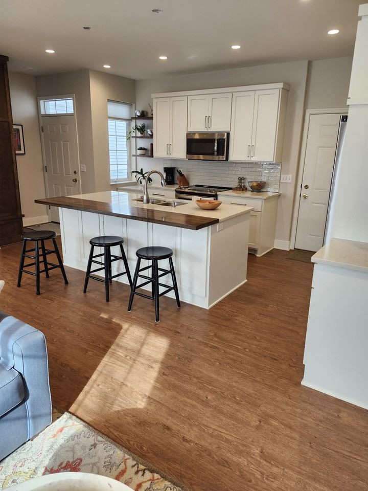 2046 Mainstreet - 1 #1 - Photo 6 of 27