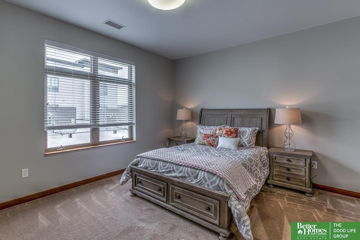 1330 S 70th St - Photo 6 of 30
