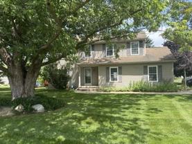 328 N Pointe Dr - Photo 1 of 1