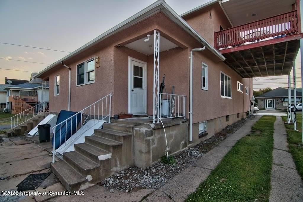 528 S Main St - Photo 4 of 26