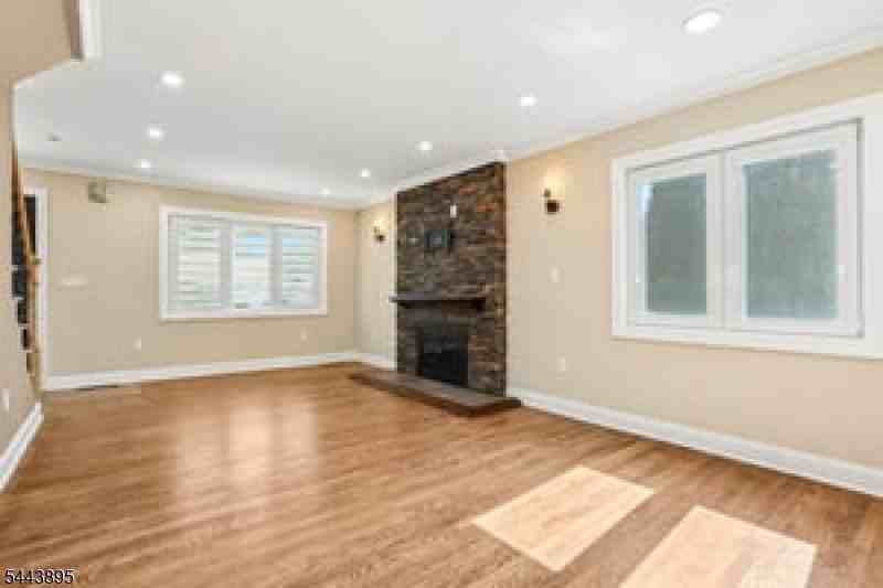 50 Lincoln Pl - Photo 6 of 24