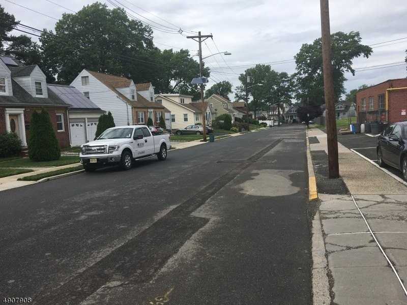 1034 Stone St - Photo 2 of 21
