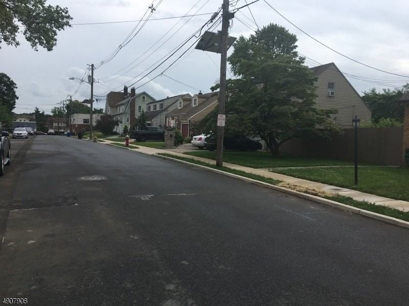 1034 Stone St - Photo 3 of 21