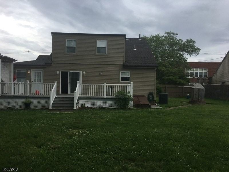 1034 Stone St - Photo 4 of 21