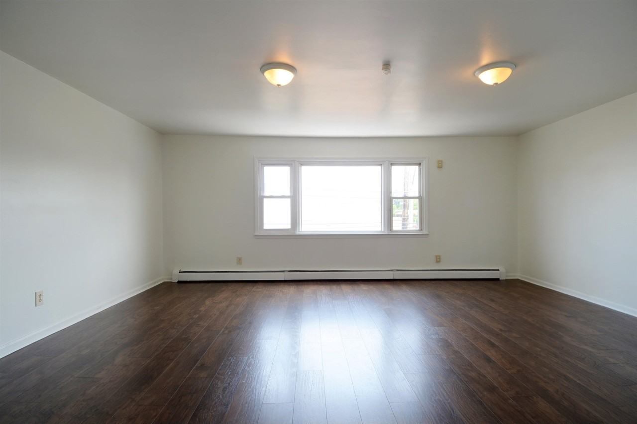 121 Garfield Ave #3 - Photo 3 of 27