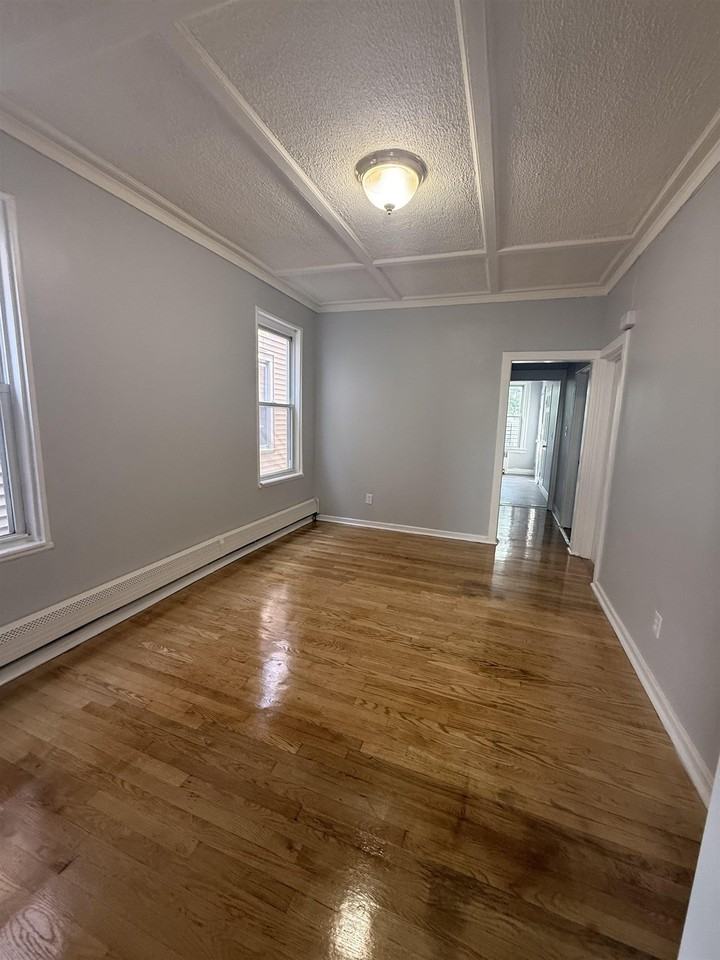 631A Garfield Ave #1 - Photo 5 of 14