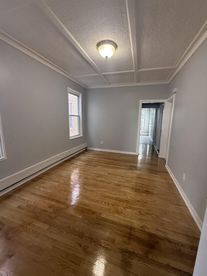 631A Garfield Ave #1 - Photo 6 of 14