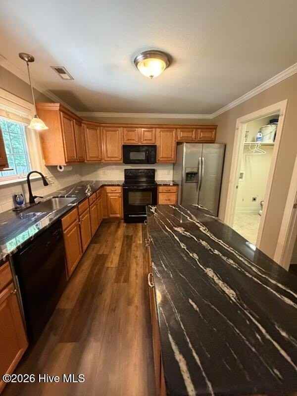 205 S Pointe Dr #B - Photo 6 of 7