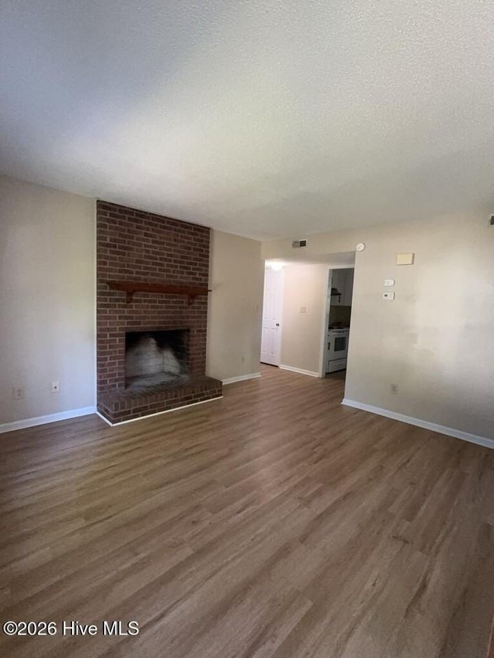 127 Silver Leaf Dr - Photo 3 of 26