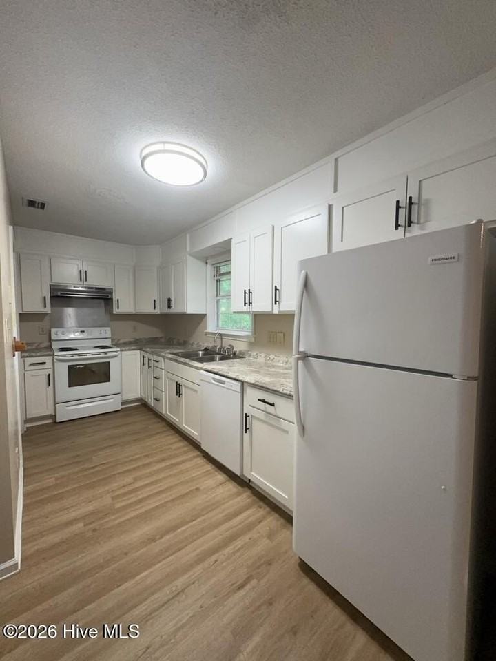 127 Silver Leaf Dr - Photo 4 of 26