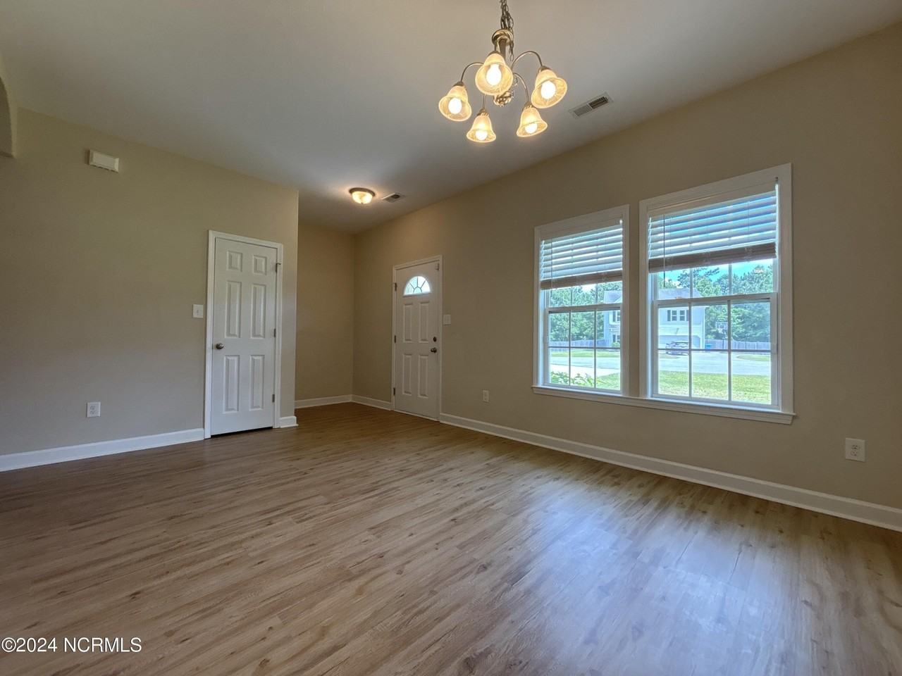202 Prism Ct - Photo 3 of 30