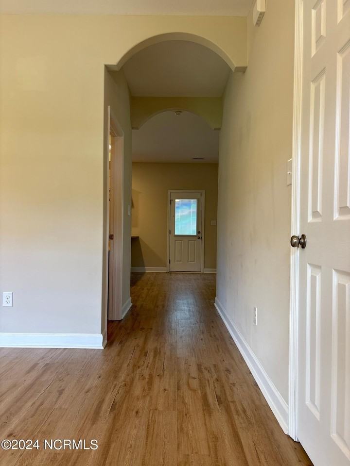 202 Prism Ct - Photo 4 of 30