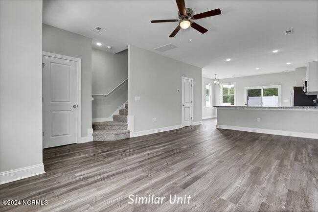 305 Starfish Ln - Photo 3 of 43