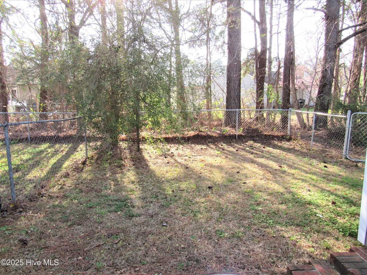 108 Glenside Ct - Photo 3 of 17