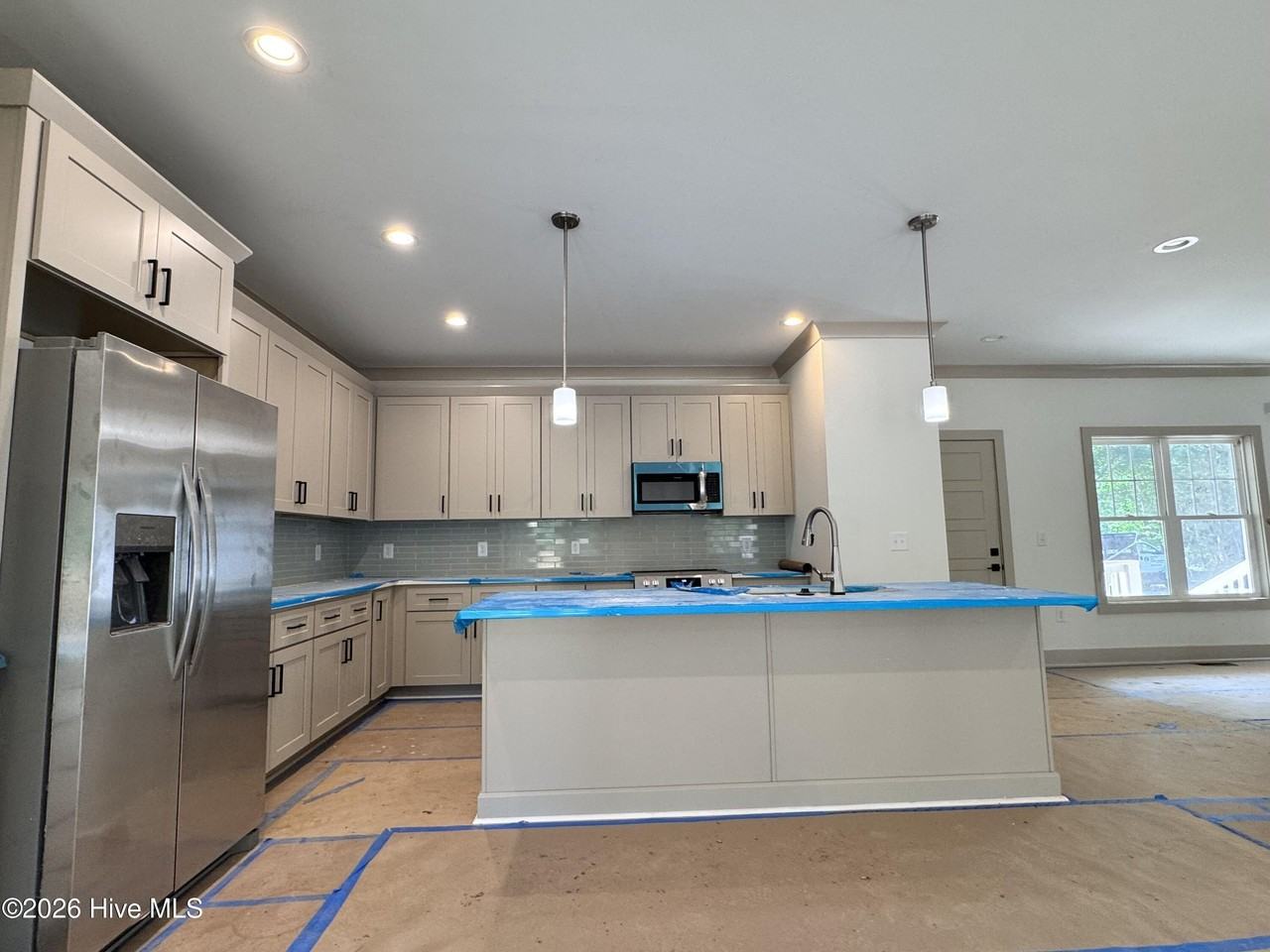 664 Wren Ln - Photo 4 of 25